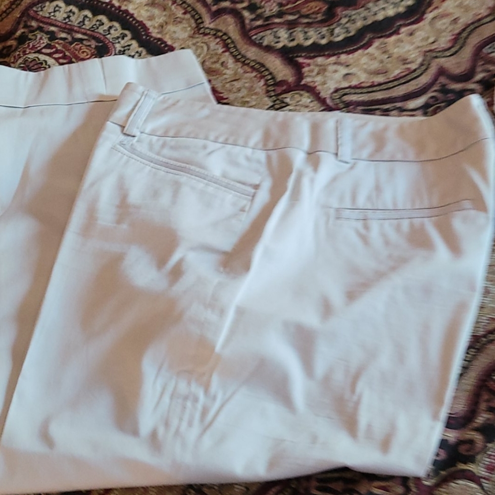 Capri pants
